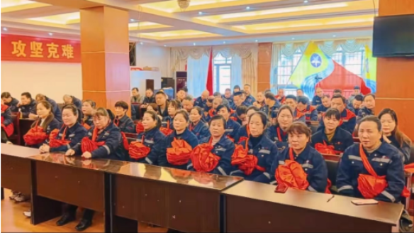 娄底DB官方网站实业表彰“三八红旗手”